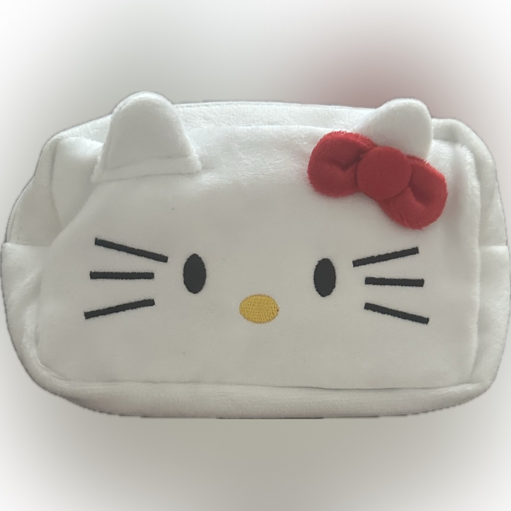 BOGO New Plush Hello Kitty Clutch/Cosmetic Bag